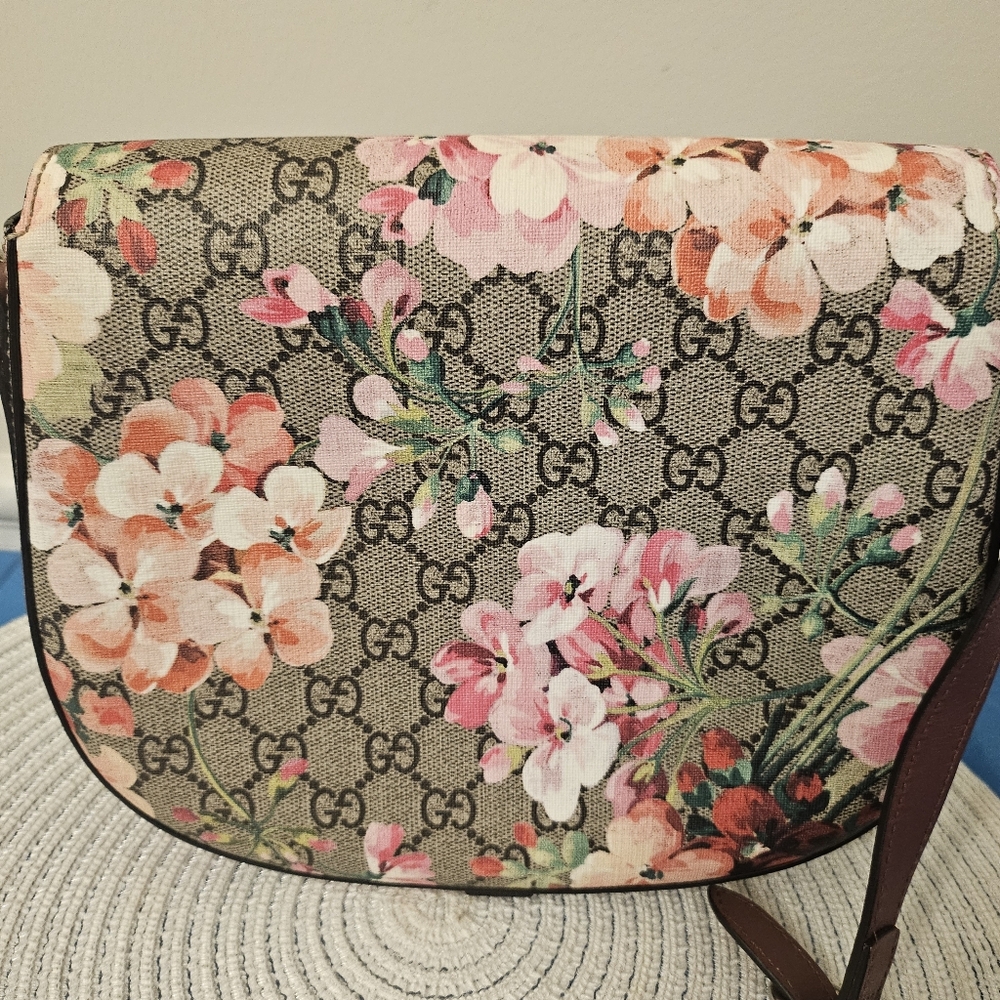 🌸 Gucci GG Blooms Saddle Bag – Rare Style – Authentic 🌸 - Picture 2 of 10